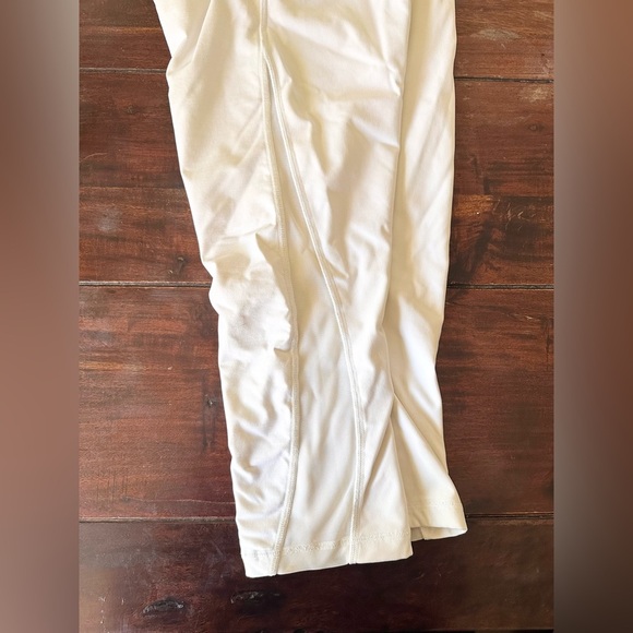 Lululemon White Mesh Panel Cropped Leggings Size 8 - Picture 4 of 6